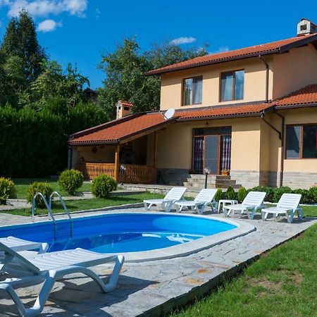 Guest House Beniart Vetrintsi Екстер'єр фото