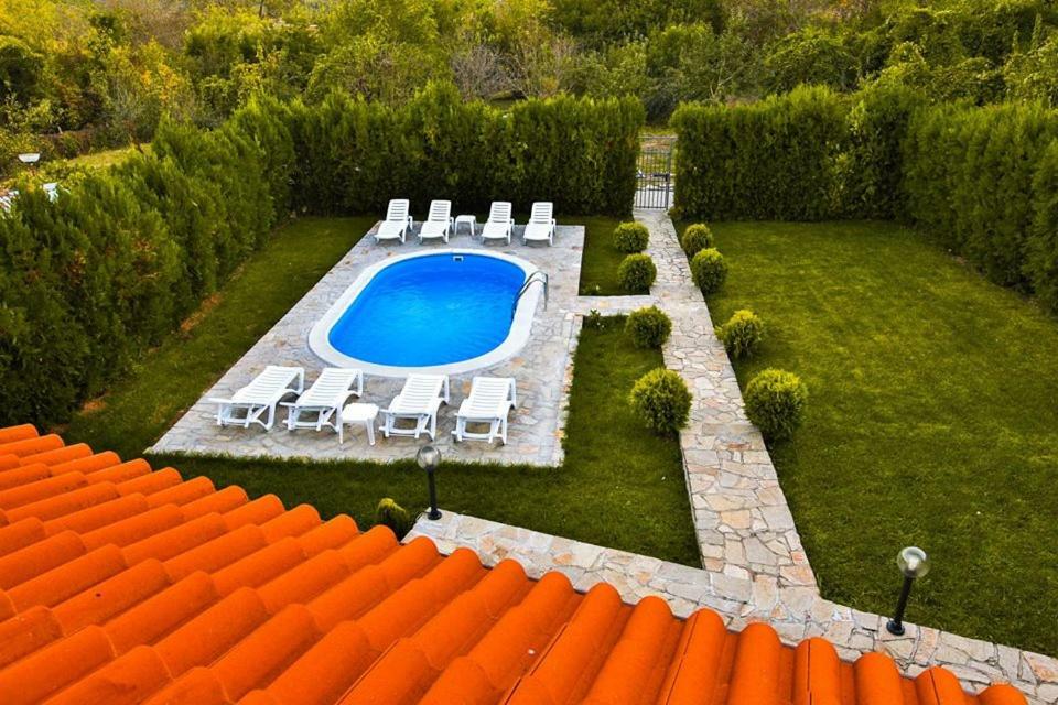 Guest House Beniart Vetrintsi Екстер'єр фото
