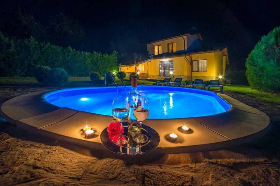 Guest House Beniart Vetrintsi Екстер'єр фото