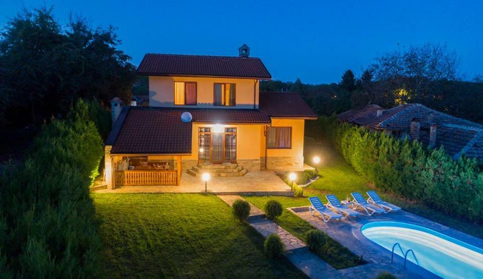 Guest House Beniart Vetrintsi Екстер'єр фото