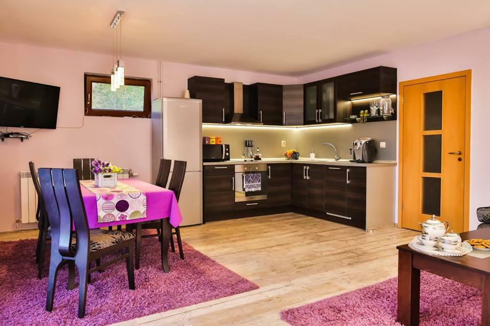 Guest House Beniart Vetrintsi Екстер'єр фото