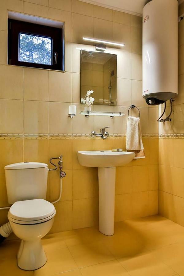 Guest House Beniart Vetrintsi Екстер'єр фото